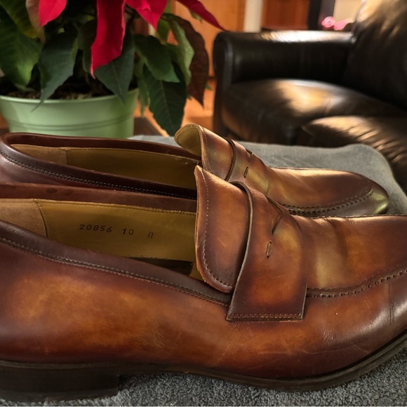 Magnanni Rich Brown Leather Slip-On Loafers - Picture 12 of 12